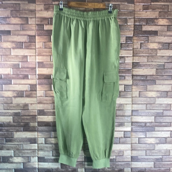 EUC Women’s Medium Alice & Olivia Green Cargo Joggers